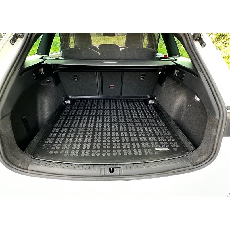 Gummimatten + Kofferraumwanne Set passend für Seat Leon III 5F ST Kombi  2014-2020 - Mattenprofis Online Shop